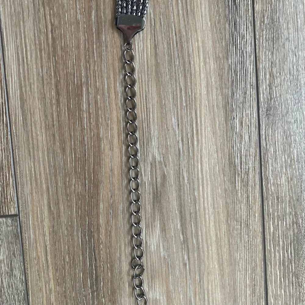 Danier Metallic Beaded Knot Belt/ woman’s one size - Picture 7 of 12